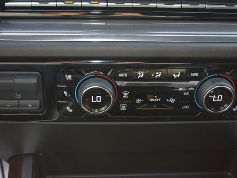 Used 2024 Chevrolet Silverado 1500 High Country w/ Technology Package image 27