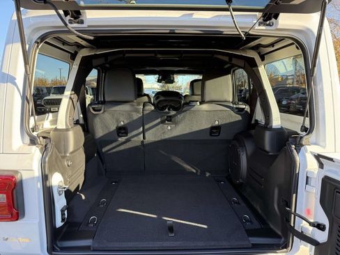 New 2026 Jeep Wrangler Unlimited Sahara AWD/4WD image 32