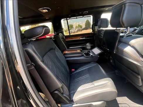 Used 2022 Jeep Grand Wagoneer Series III w/ Rear-Seat Entertainment Group AWD/4WD image 27