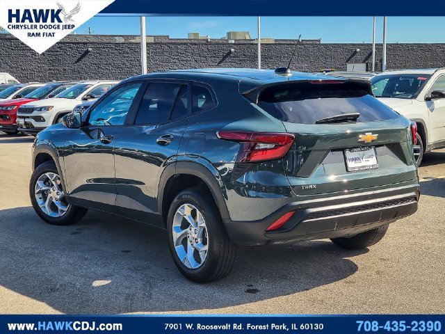 Used 2025 Chevrolet Trax LS w/ LS Convenience Package FWD image 7
