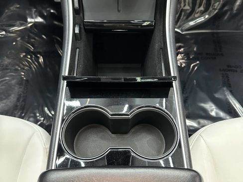 Used 2020 Tesla Model Y Performance image 23