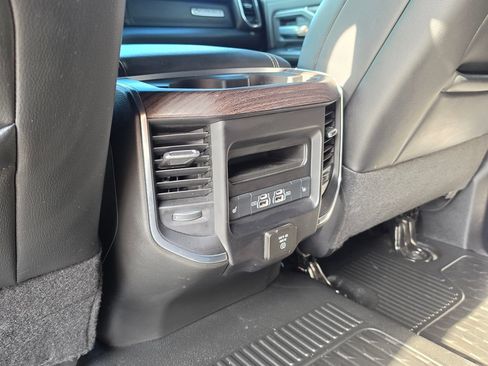 Used 2025 RAM 4500 4x4 Crew Cab DRW w/ Laramie Trim Package image 35