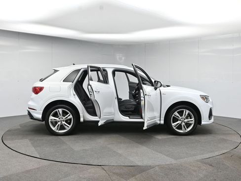 Used 2020 Audi Q3 2.0T Premium Plus w/ Premium Plus Package image 55