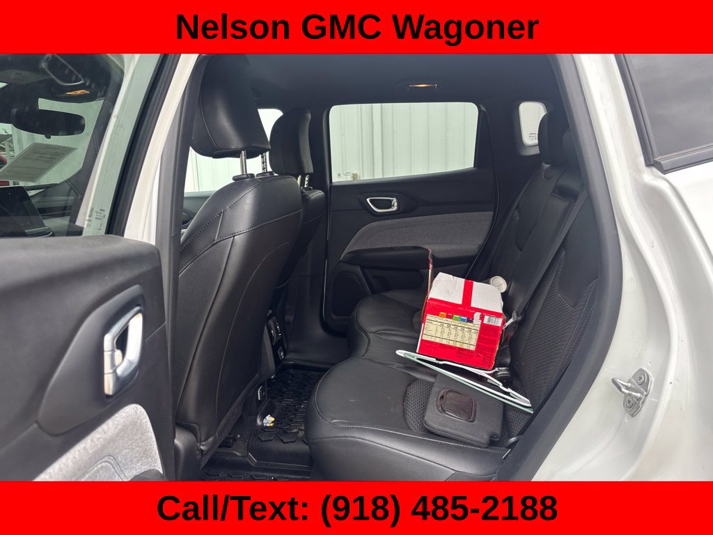 Used 2025 Jeep Compass Latitude AWD/4WD image 10