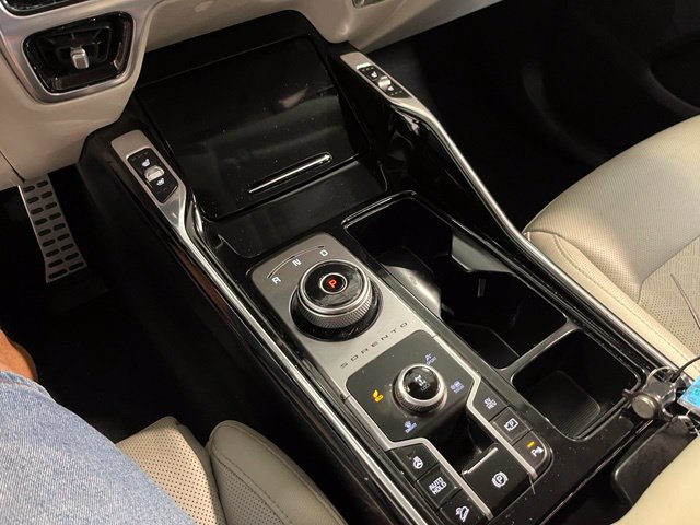 Used 2022 Kia Sorento SX Prestige w/ Panoramic Sunroof Package AWD/4WD image 28