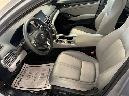 Used 2019 Honda Accord EX image 9
