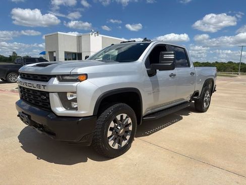 Used 2021 Chevrolet Silverado 2500 Custom w/ Custom Value Package AWD/4WD image 2