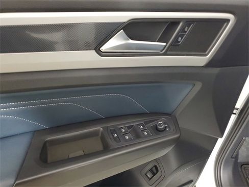 Used 2022 Volkswagen Atlas Cross Sport SEL R-Line image 19