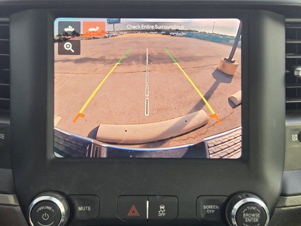 Used 2024 RAM 2500 Tradesman w/ Chrome Appearance Group AWD/4WD image 19