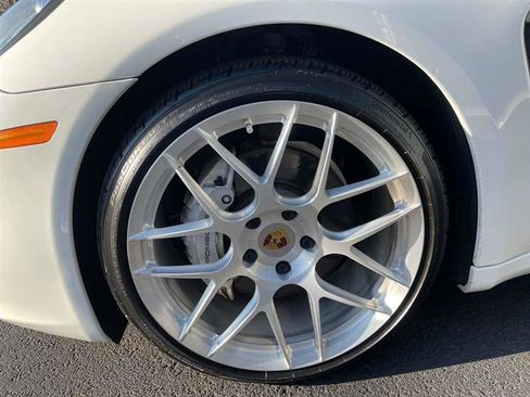 Used 2014 Porsche Panamera 4S image 40