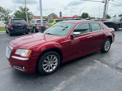 Used 2014 Chrysler 300 C RWD image 2