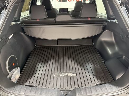 Used 2024 Toyota Corolla Cross AWD Hybrid image 17