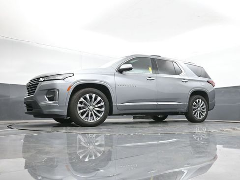 Used 2023 Chevrolet Traverse Premier image 41