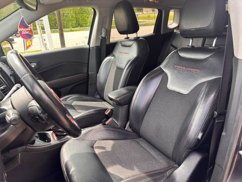 Used 2018 Jeep Compass Trailhawk AWD/4WD image 8