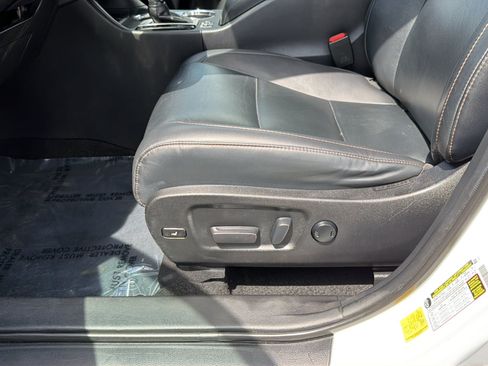 Used 2019 Toyota Highlander XLE AWD/4WD image 20
