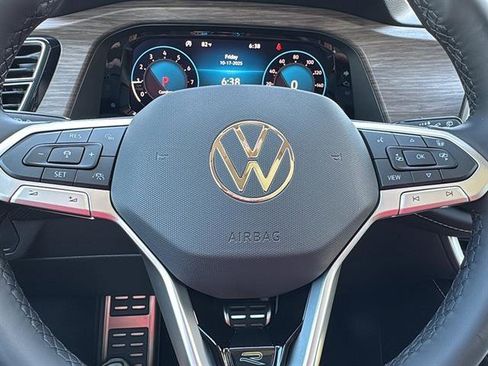 New 2026 Volkswagen Atlas SEL Premium R-Line image 18