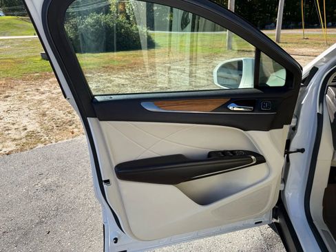 Used 2015 Lincoln MKC AWD w/ Equipment Group 102A Reserve image 10