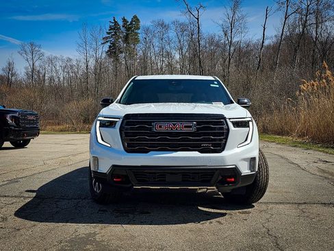 New 2026 GMC Acadia AT4 w/ LPO, Floor Liner Package AWD/4WD image 8