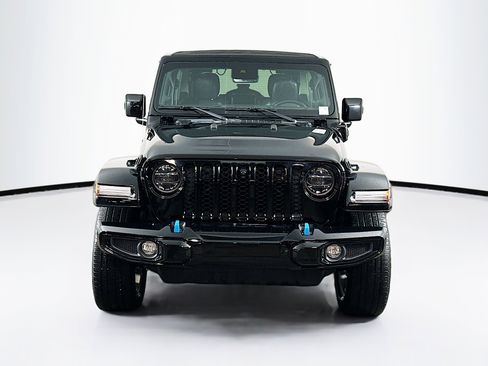 Used 2022 Jeep Wrangler Unlimited Sahara image 2