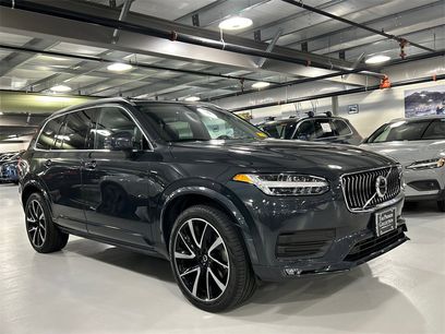 Used 2021 Volvo XC90 T6 Momentum w/ Advanced Package