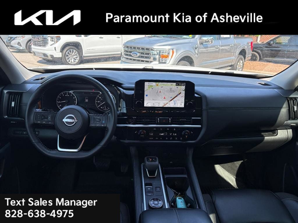 Used 2025 Nissan Pathfinder SL AWD/4WD image 7