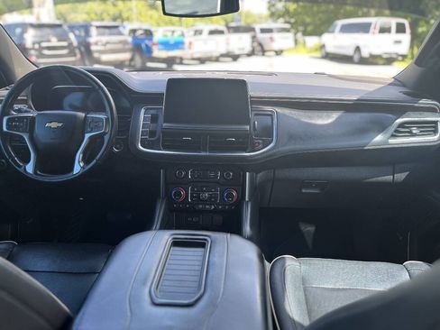 Used 2022 Chevrolet Suburban Premier AWD/4WD image 25