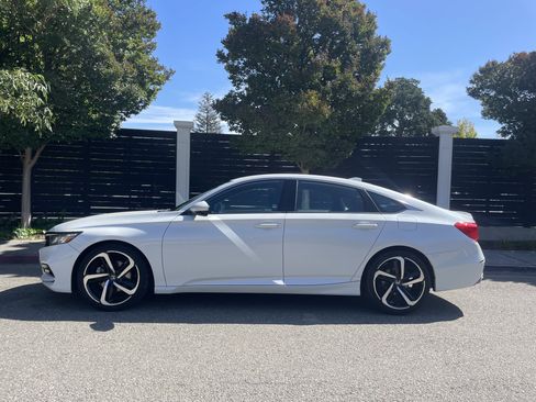 Used 2019 Honda Accord Sport image 11