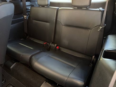 Used 2025 Mitsubishi Outlander SE image 32