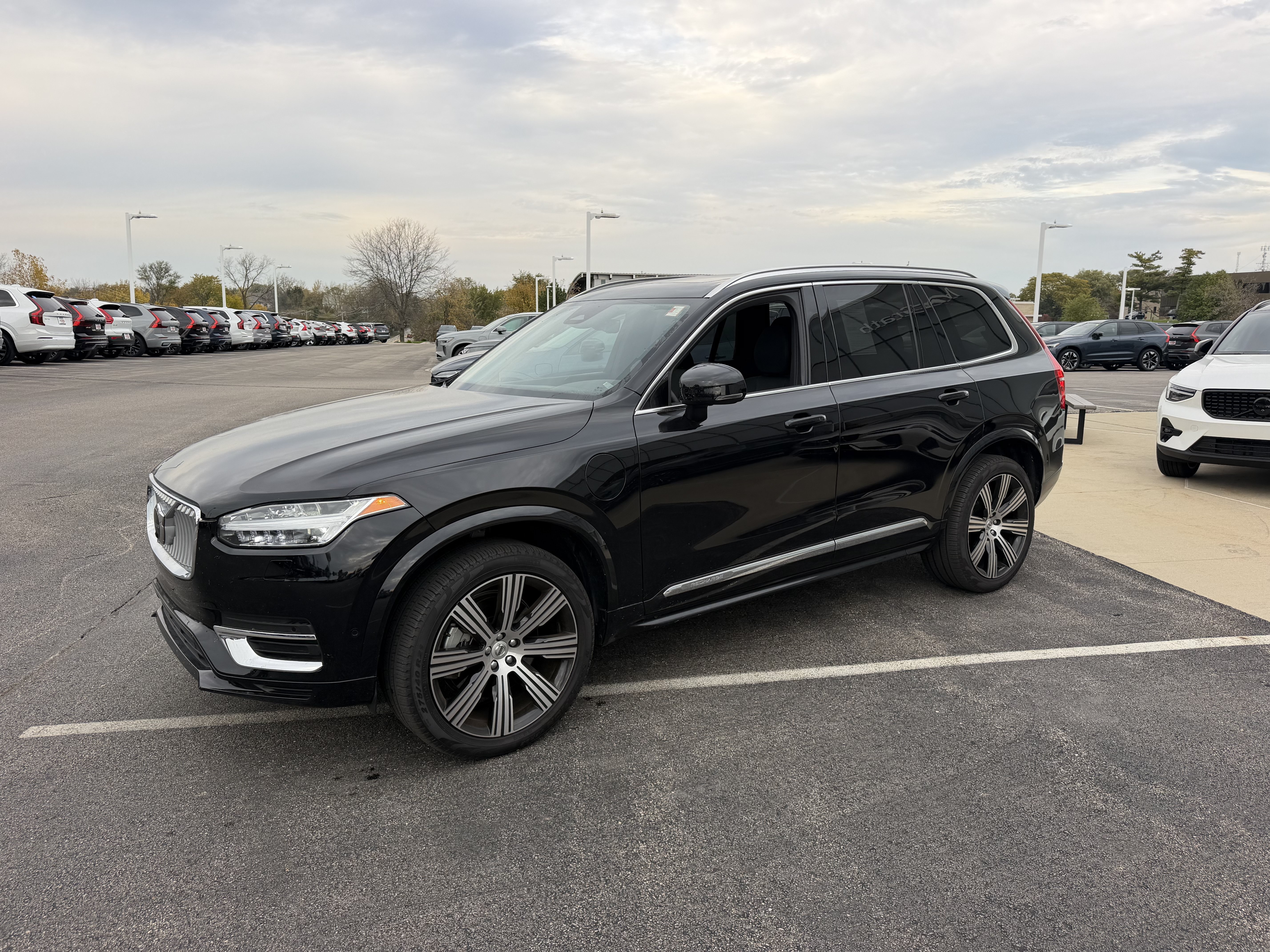 Used 2024 Volvo XC90 T8 Plus w/ Protection Package Premier AWD/4WD image 6