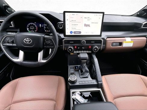 Used 2025 Toyota 4Runner Limited image 4