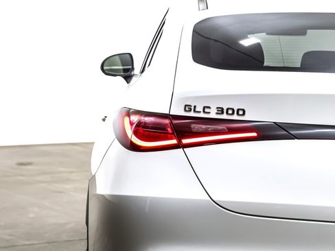 Certified 2025 Mercedes-Benz GLC 300 4MATIC image 16