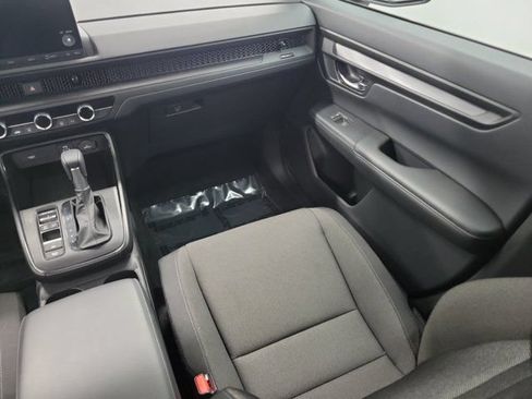 Used 2025 Honda CR-V LX image 16