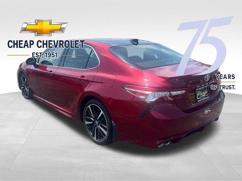 Used 2018 Toyota Camry XSE FWD image 3