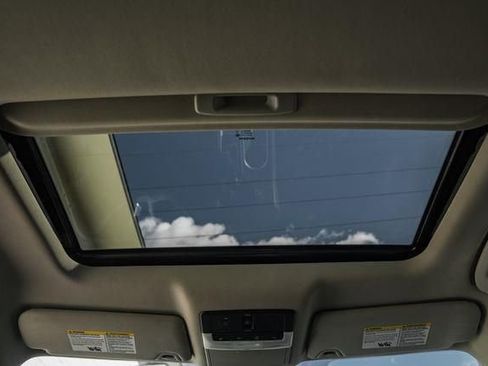 Used 2023 Nissan Altima 2.5 SV w/ SV Premium Package image 2