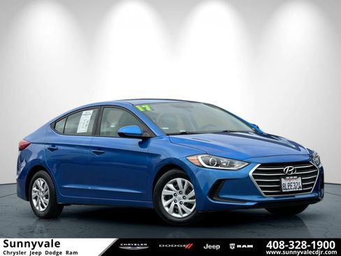 Used 2017 Hyundai Elantra SE FWD image 1