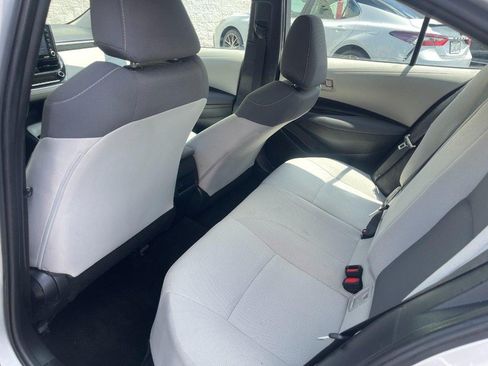 Used 2022 Toyota Corolla LE FWD image 12