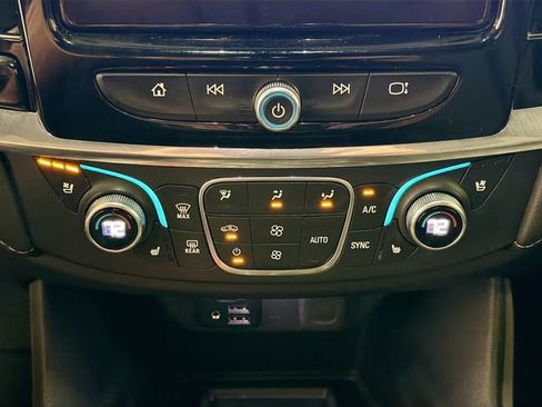 Used 2023 Chevrolet Traverse Premier w/ Redline Edition AWD/4WD image 15
