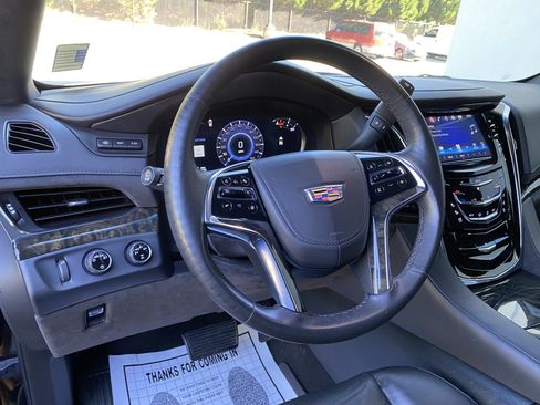 Used 2016 Cadillac Escalade Platinum AWD/4WD image 17