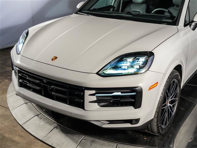 Certified 2025 Porsche Cayenne Coupe AWD/4WD image 11