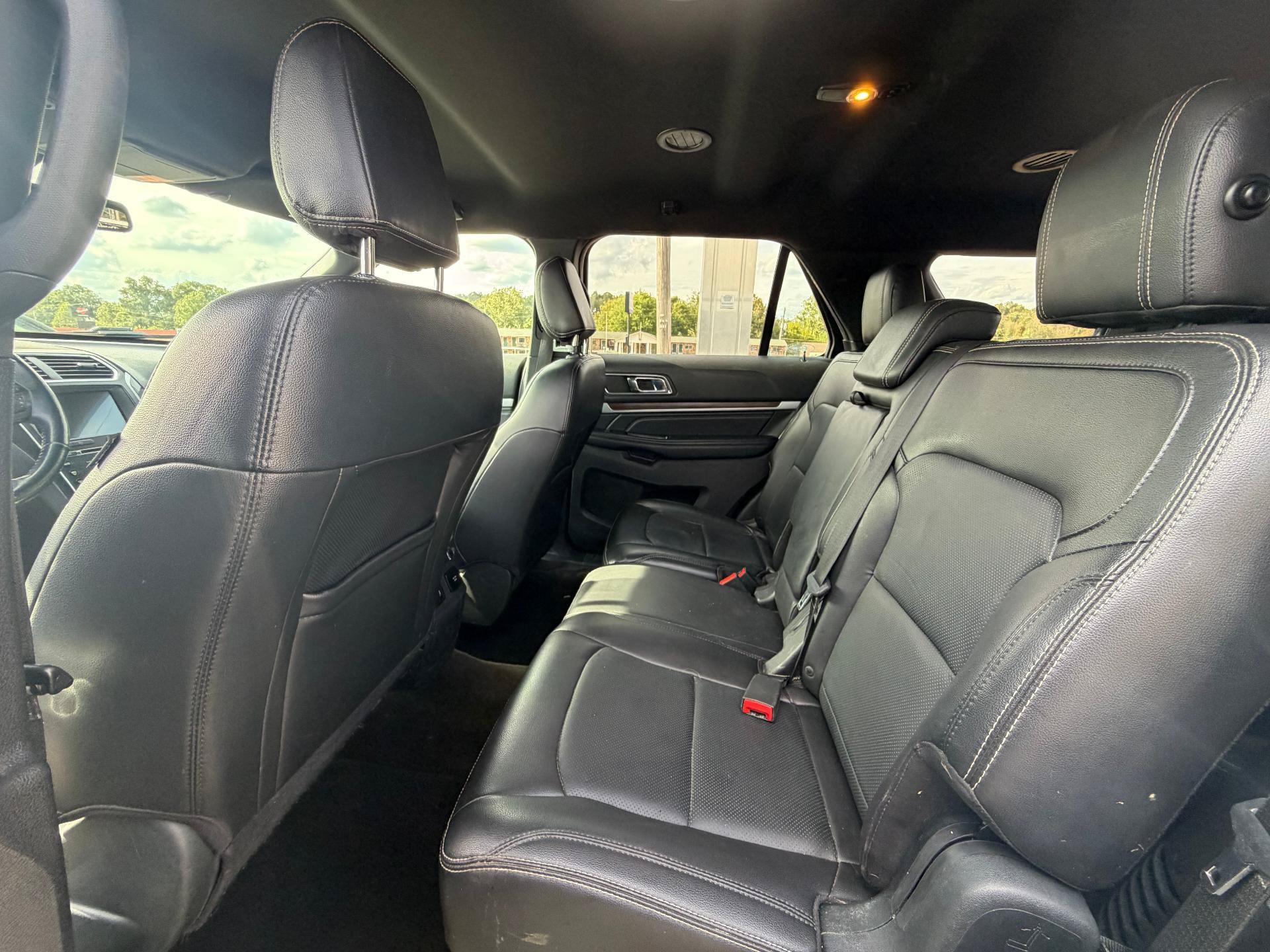 Used 2018 Ford Explorer Limited FWD image 9