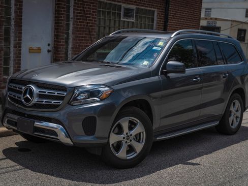 Used 2018 Mercedes-Benz GLS 450 4MATIC image 2