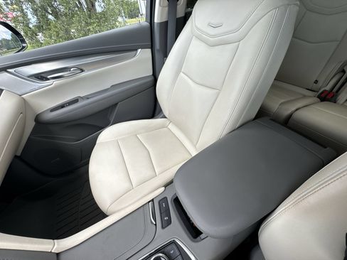 Certified 2023 Cadillac XT5 Premium Luxury AWD/4WD image 21