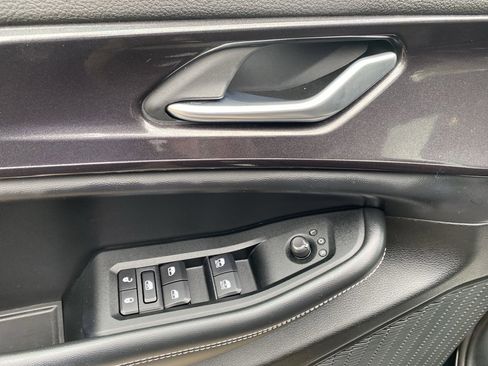 Used 2023 Jeep Grand Cherokee L Laredo image 26