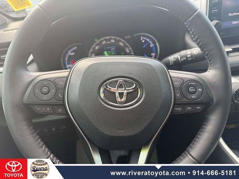 Certified 2022 Toyota RAV4 XSE AWD/4WD image 21