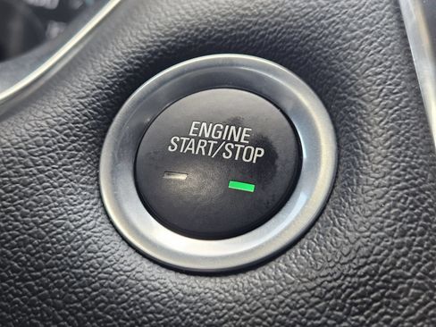 Certified 2023 Chevrolet Traverse LT FWD image 24