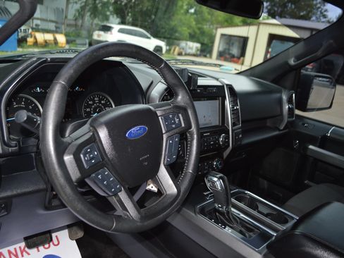 Used 2018 Ford F150 XLT w/ Equipment Group 302A Luxury AWD/4WD image 18