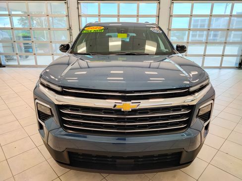 Used 2026 Chevrolet Traverse LT AWD/4WD image 8