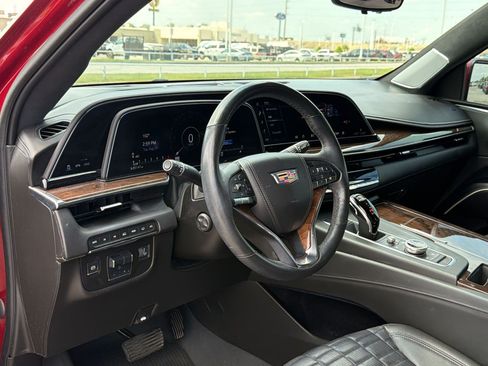 Used 2021 Cadillac Escalade Sport Platinum w/ LPO, ONYX Package AWD/4WD image 4