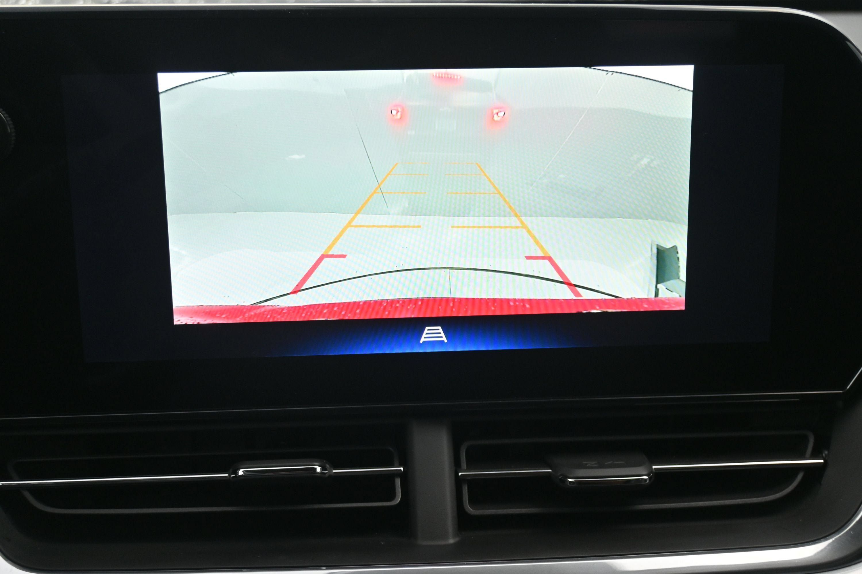 Certified 2024 Chevrolet Trax LT FWD image 15