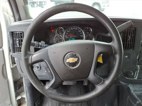 Used 2016 Chevrolet Express 3500 RWD image 17